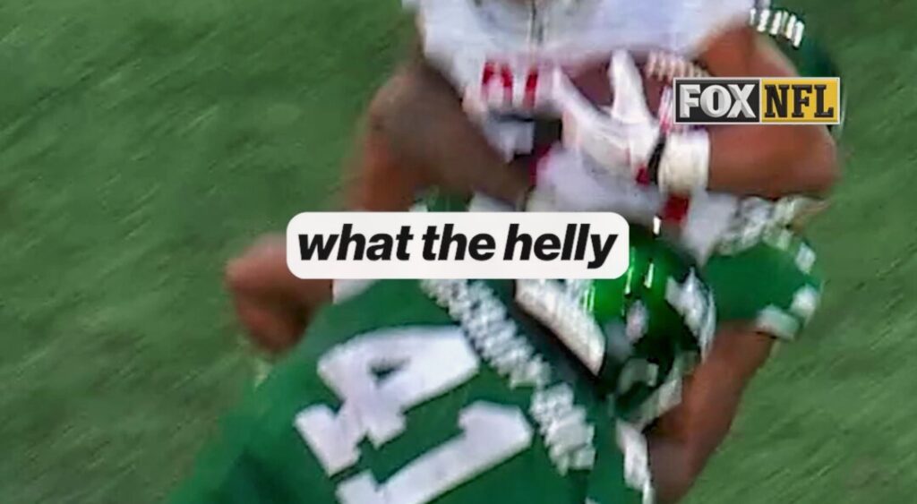 Marcelino McCrary-Ball tackling Bijan RObinson