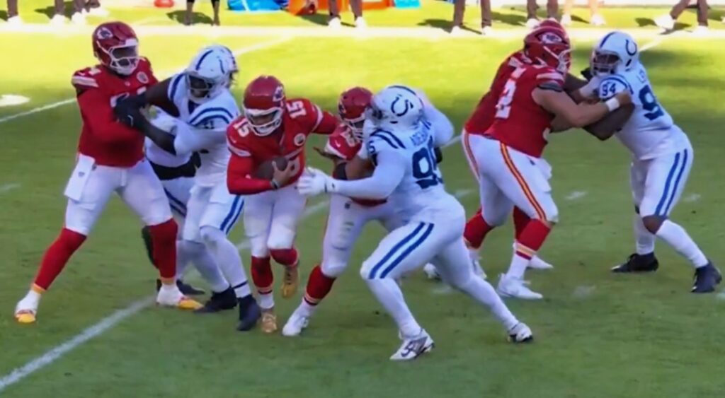 Patrick Mahomes trying to escape pressure