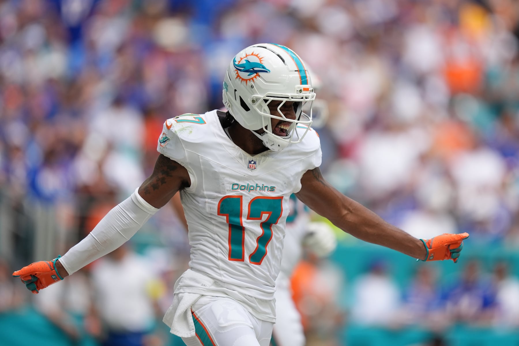 Miami Dolphins' Jaylen Waddle celebrates during the first half of an NFL football game against the Buffalo Bills , Sunday, Nov. 9, 2025, in Miami Gardens, Fla. (AP Photo/Rebecca Blackwell)