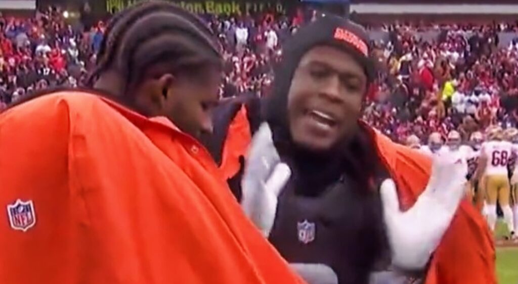 Jerry Jeudy speaking to Shedeur Sanders