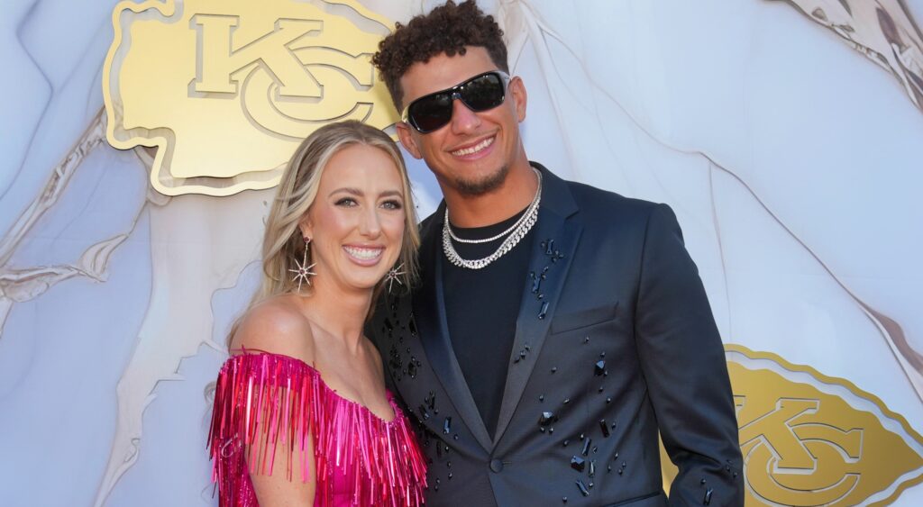 Patrick Mahomes posing with wife Brittany Mahomes