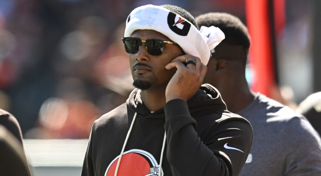 Deshaun Watson on the sidelines