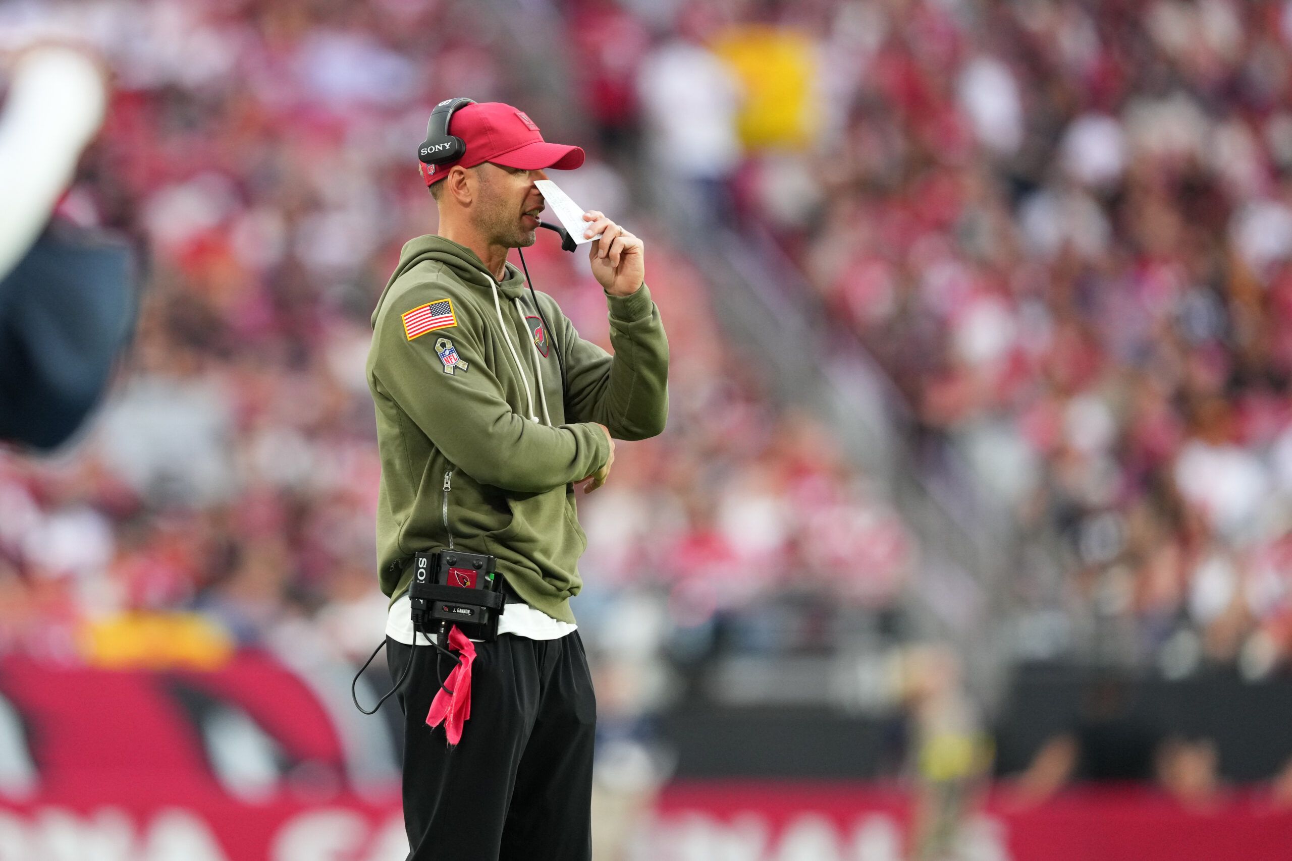 Arizona Cardinals head coach Jonathan Gannon looks on during the second half against the San Francisco 49ers at State Farm Stadium.