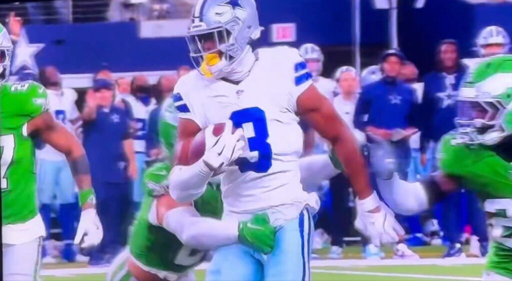 George Pickens getting tackled.