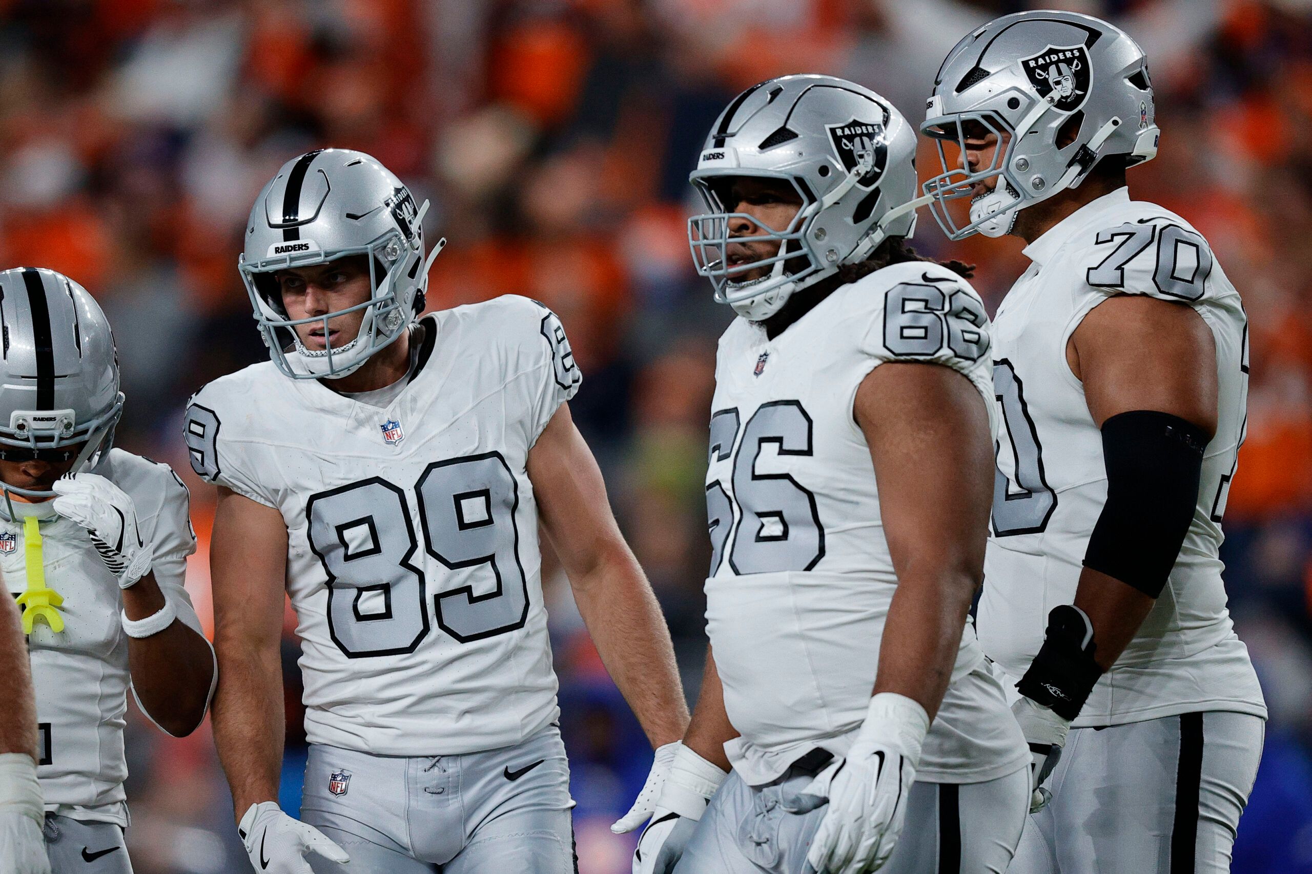 Las Vegas Raiders tight end Brock Bowers (89) during the first half at Empower Field at Mile High.