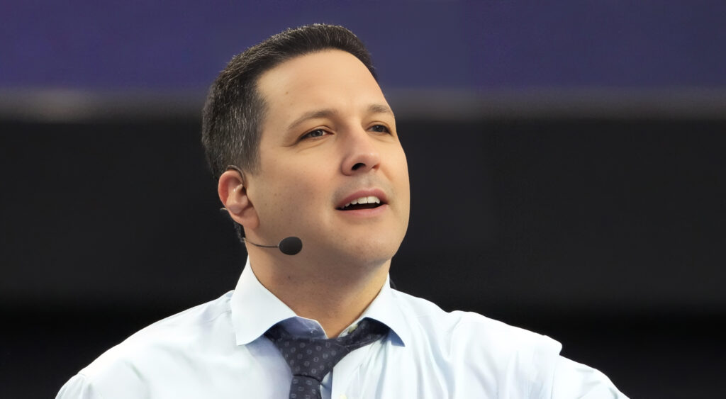 Adam Schefter Slammed By Rival NFL Insider Over Biased Reporting