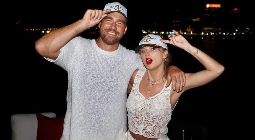 Travis Kelce and Taylor Swift smiling