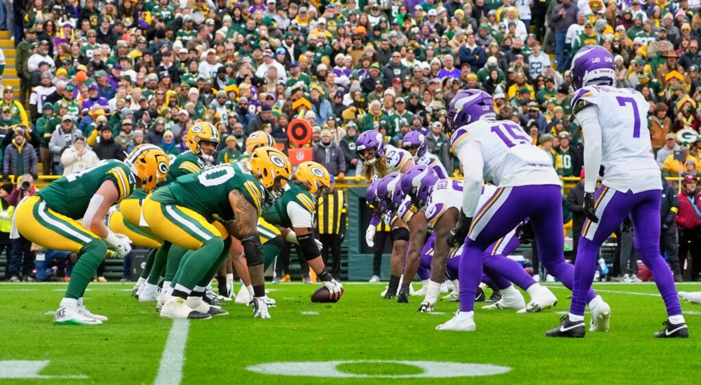 Packers vs. Vikings line of scimmage.