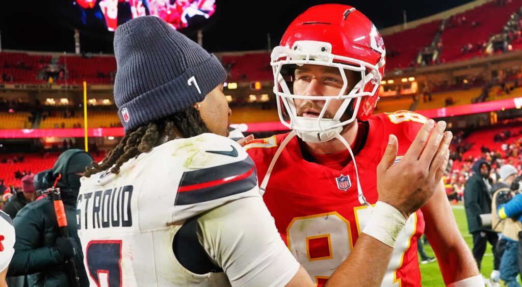 CJ Stroud embracing Travis Kelce