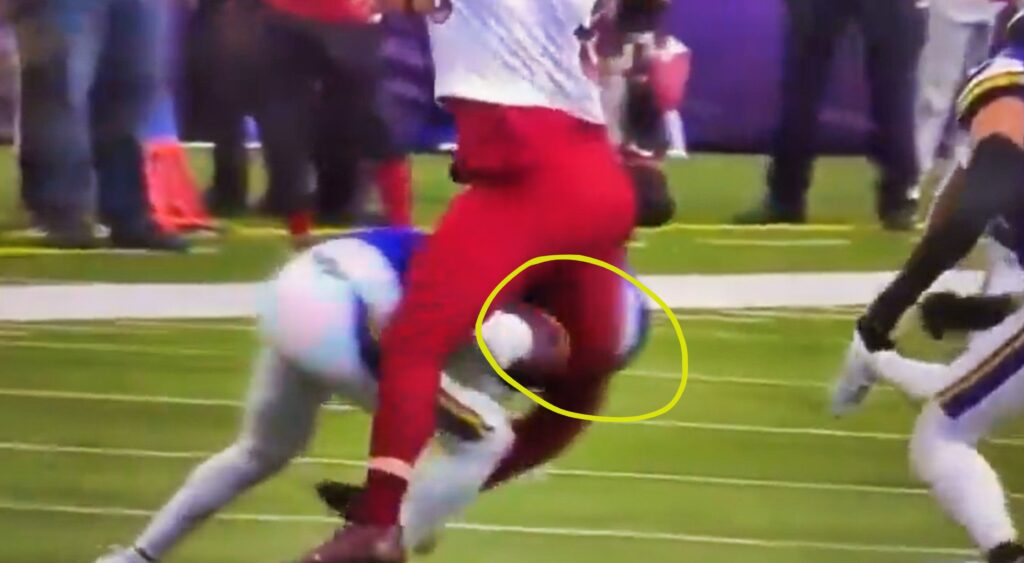 close-up of Zach Ertz leg