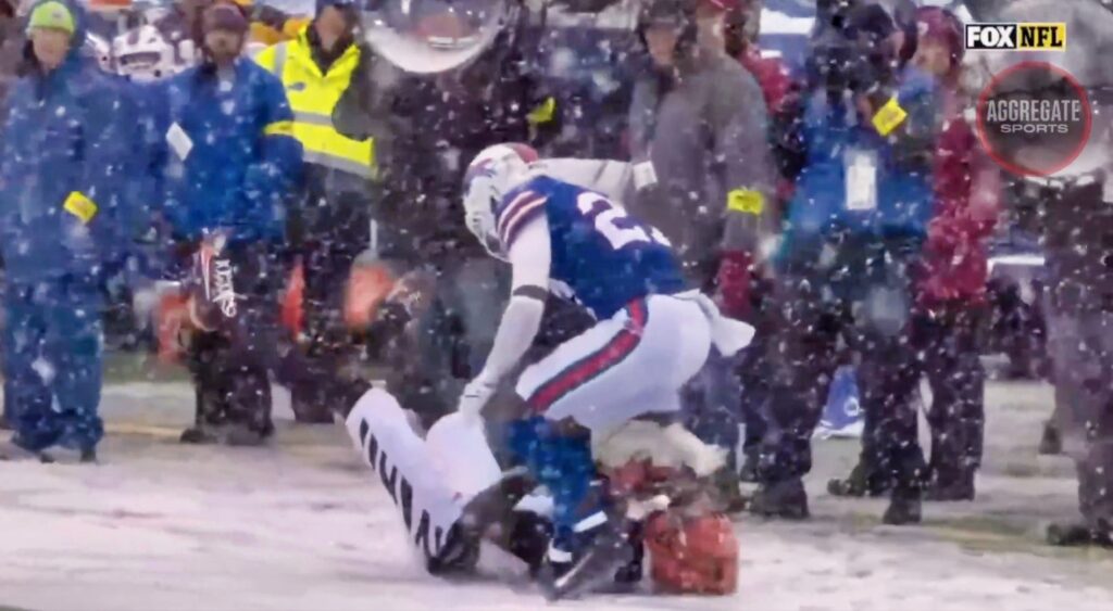 Tee Higgins injured.