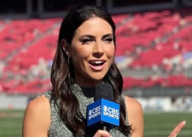 Sideline Reporter Jenny Dell Speaks Out About Breaking “Rule” With Her Outfit [VIDEO] - The Red Zone